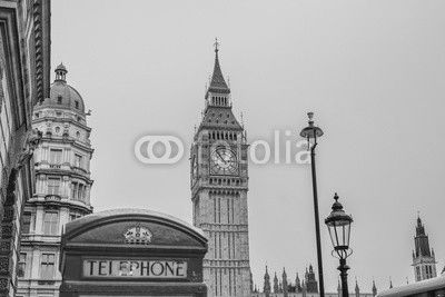 Big Ben in London, England and famous red telephone cabin