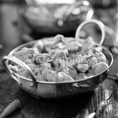 indian chicken curry in balti dish