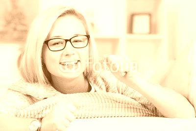 begeisterte junge Frau