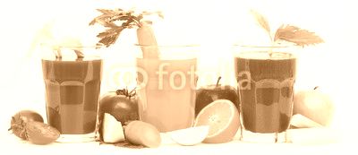 Healthy fruit and vegetable juices and smoothies