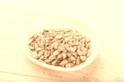 Peeled sunflower seeds