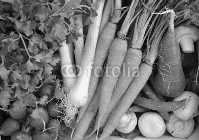 légumes crus, carottes, radis, oignons et champignons, 