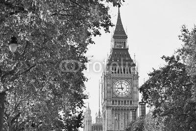 Big Ben in sunny autumn day