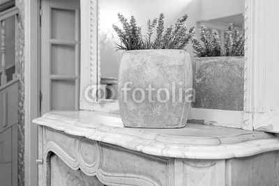 Vintage mansion - lavender vase