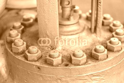 Sealed connection of the cover of the steam boiler