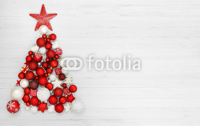 Weihnachten / Weihnachtsbaum aus Kugeln