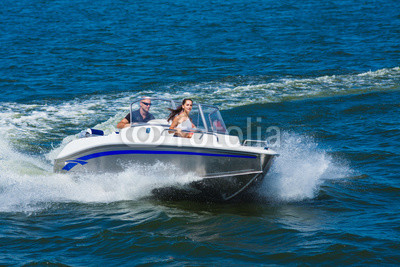  Girls ride on the boat to drift