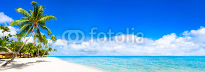 Strand Panorama mit türkisblauem Meer