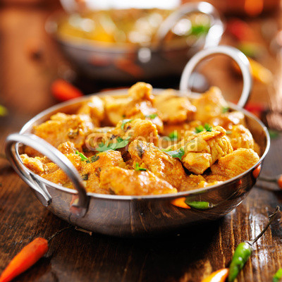 indian chicken curry in balti dish