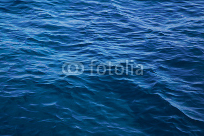 Tiefe blaue See als maritimer Hintergrund