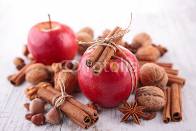 red apple and spices