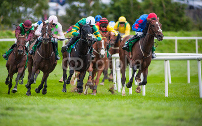 intense horse race action