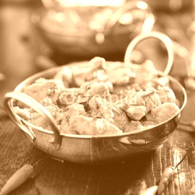 indian chicken curry in balti dish