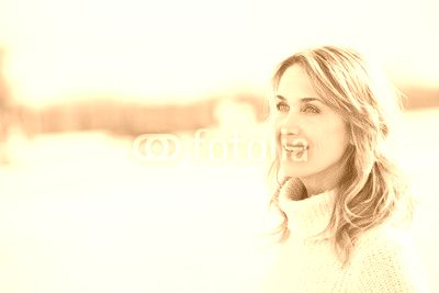 portrait de belle femme en hiver
