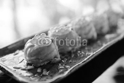 Salmon sushi ball with salmon caviar