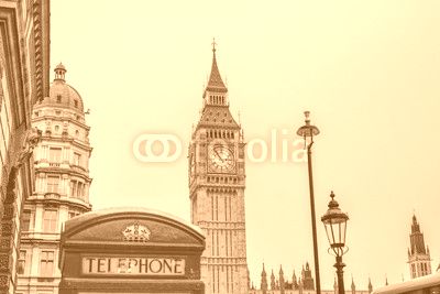 Big Ben in London, England and famous red telephone cabin
