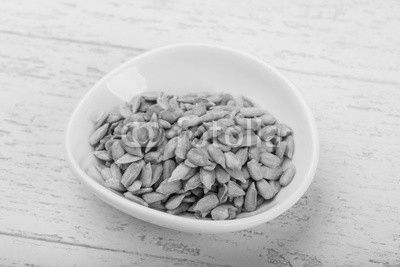 Peeled sunflower seeds